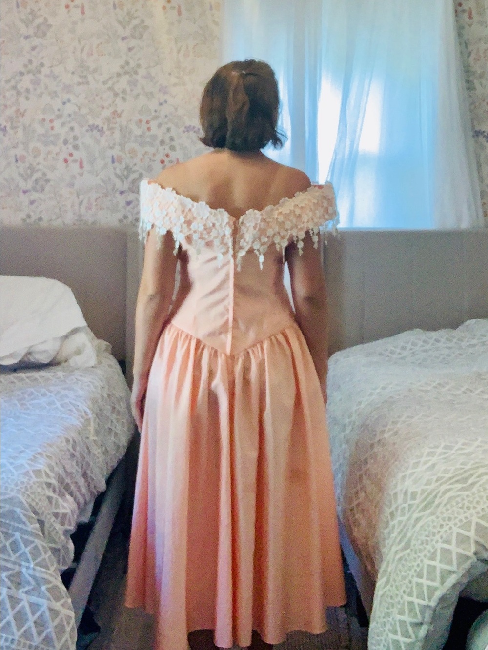 Vintage Off-Shoulder Peach Lace Tea-Length Dress